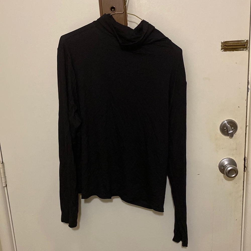 Black thin turtleneck shirt